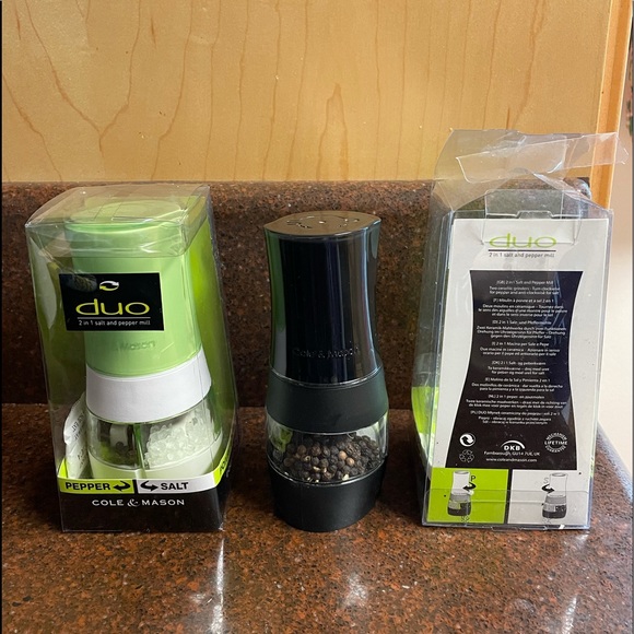 Cole & Mason Duo 2 in 1 Salt & Pepper Mill NWB $19 Each Green or Black - Picture 2 of 4